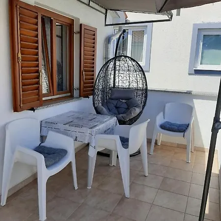 Ruzmarin Lägenhet *